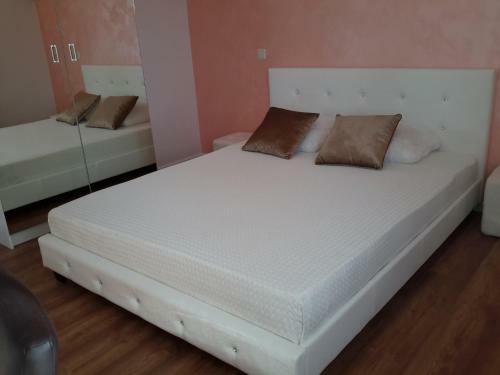 Villa Florance Apartments With Parking