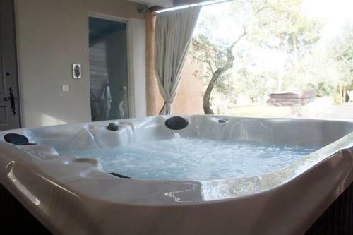 Hostal Guesthouse Le Mas De Cotignac