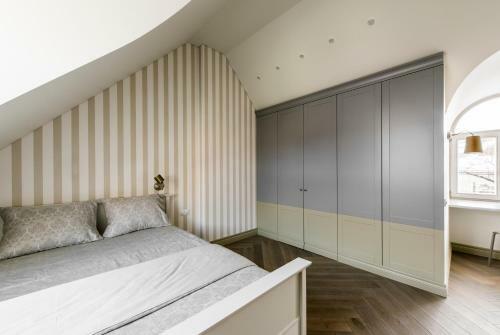 City Entrance Apartment