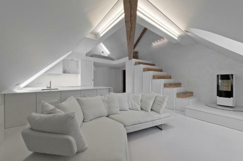 City Entrance Apartment