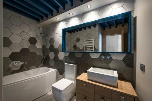 City Entrance Apartment