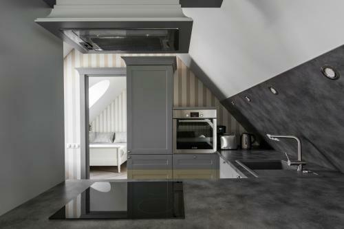City Entrance Apartment
