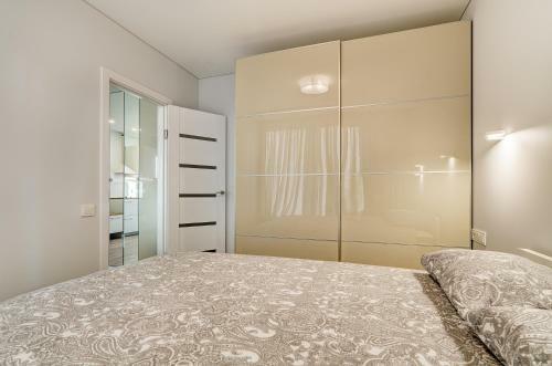 Center Apartment 10a