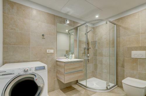 Center Apartment 10a