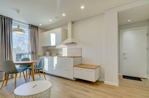 Center Apartment 10a