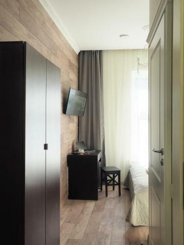 Emi Apartment