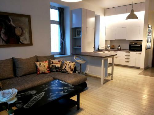 Vilnius Apartment With Stained Glass