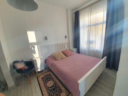 Vilnius Apartment With Stained Glass