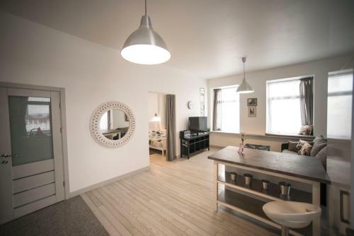 Vilnius Apartment With Stained Glass