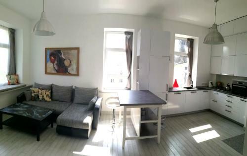 Vilnius Apartment With Stained Glass