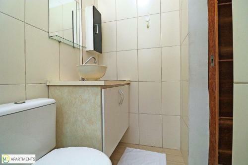 Apartamento Sala E Quarto Simples E Silencioso Para 4 Pessoas Em Copacabana!