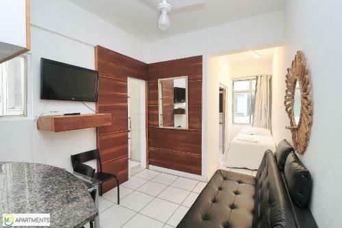 Apartamento Sala E Quarto Simples E Silencioso Para 4 Pessoas Em Copacabana!