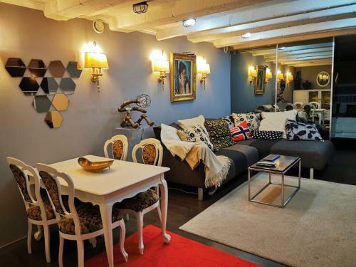 Old Town Basement Apartments