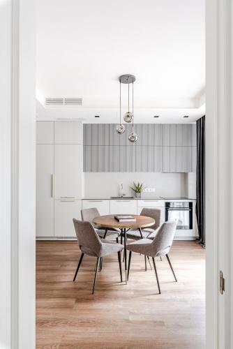 Luxurious Apartment In Vilnius Old Town By Reside Baltic