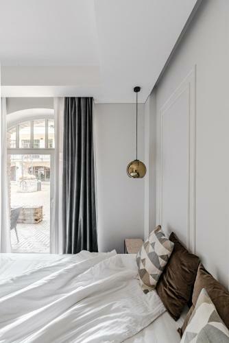 Luxurious Apartment In Vilnius Old Town By Reside Baltic
