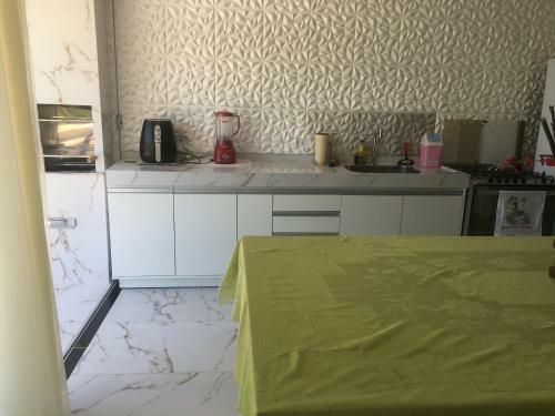 Apartamento Novo Bem Espa�oso E Arejado .