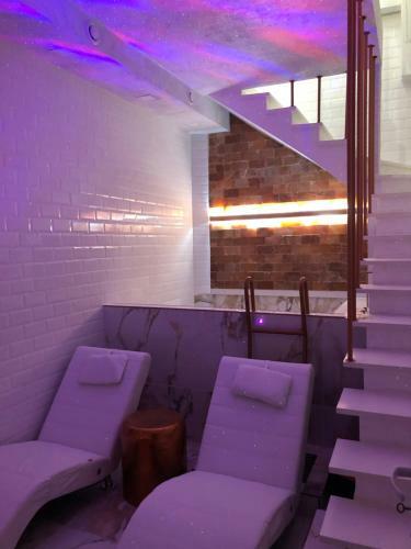 Exceptional Spa In City Center-prime Rentals