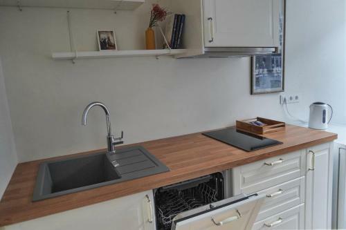 Apartamento Centrally Located Cosy Studio W/free Parking