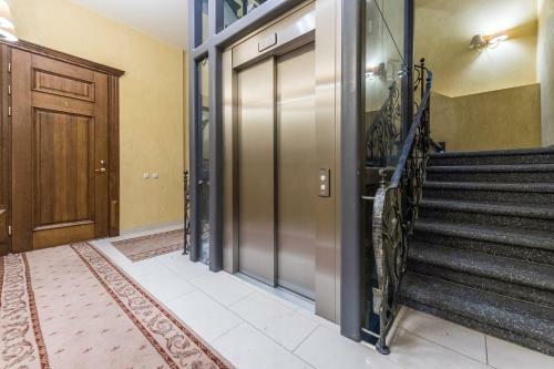 Spaciuos American Style Apartment In Old Town