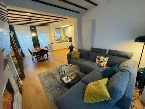 Villa Spacious & Cozy House. 3 Bedrooms, 2.5 Bathrooms