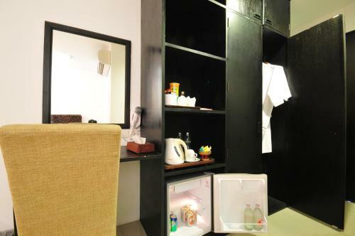 Bs Premier Airport Hotel