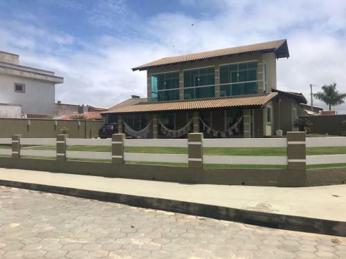 Casa Agrad�vel Com Estacionamento Inclu�do