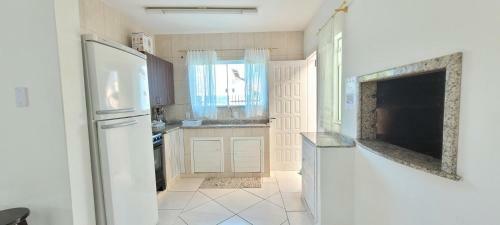 Casa De Praia Aconchegante Na Enseada