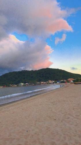 Casa Enseada 3 Quartos Para At� 6 Pessoas �timo Pre�o