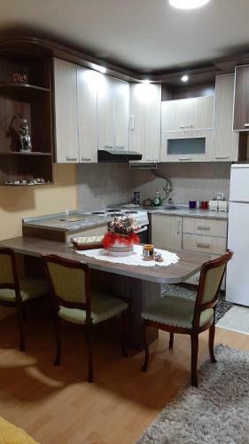 Apartman 015 Live