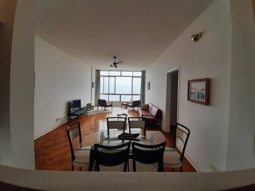 Apartamento Amplo E Charmoso, Frente Ao Mar.