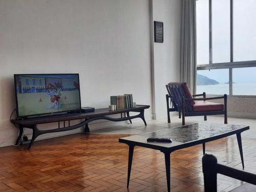 Apartamento Amplo E Charmoso, Frente Ao Mar.