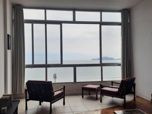 Apartamento Amplo E Charmoso, Frente Ao Mar.