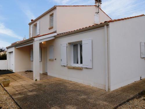 Holiday Home Des Fregates La Bree Les Bains