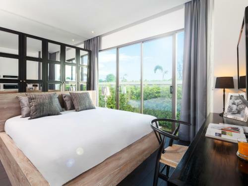 The 8 Pool Villa