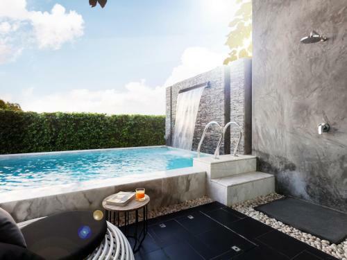 The 8 Pool Villa
