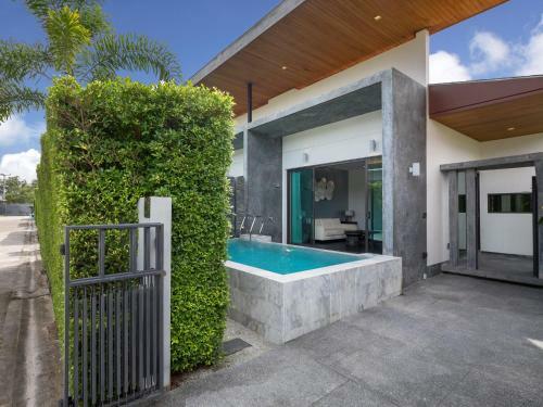 The 8 Pool Villa