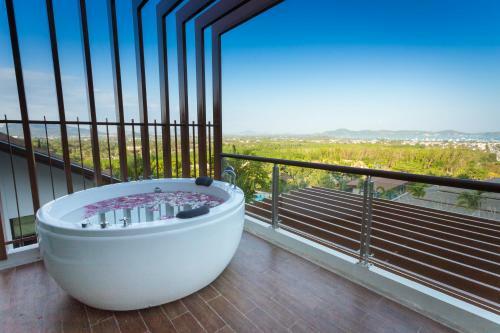 Hotel Chalong Chalet Resort And Longstay