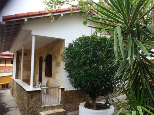 Lindo Chal� Com Piscina E Churrasqueira Em Ita�na