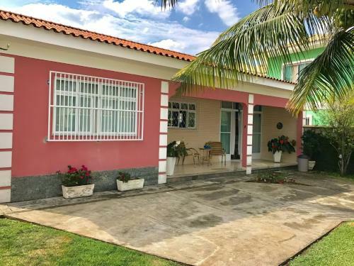 Casa Com 3 Quartos E 4 Banheiros 400m Da Praia
