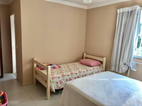 Casa Com 3 Quartos E 4 Banheiros 400m Da Praia