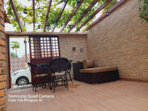 Flat Tr�s Milagres- Carolinda