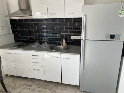 Sunny Central Lux Apartment Free Parking