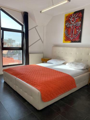 Sunny Central Lux Apartment Free Parking