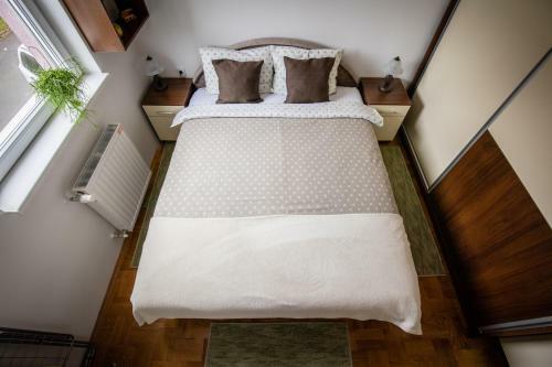 Crystal Apartment