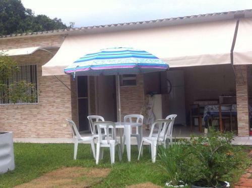 Casa Ampla E Aconchegante 5min. A P� Da Praia!