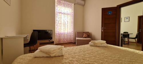 Kvija Rooms