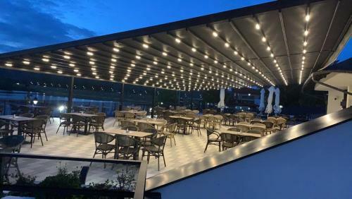 Hotel Preno?i?te Srebrno Jezero