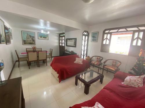 Casa 4/4(amplos), Cond. Fechado Com Piscina-150m2