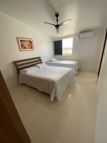 Casa 4/4(amplos), Cond. Fechado Com Piscina-150m2