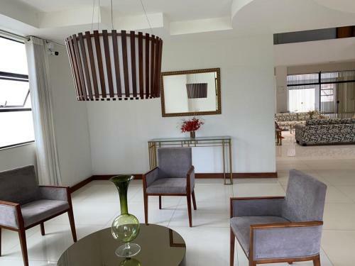 Apartamento Confort�vel, Regi�o Do Iguatemi
